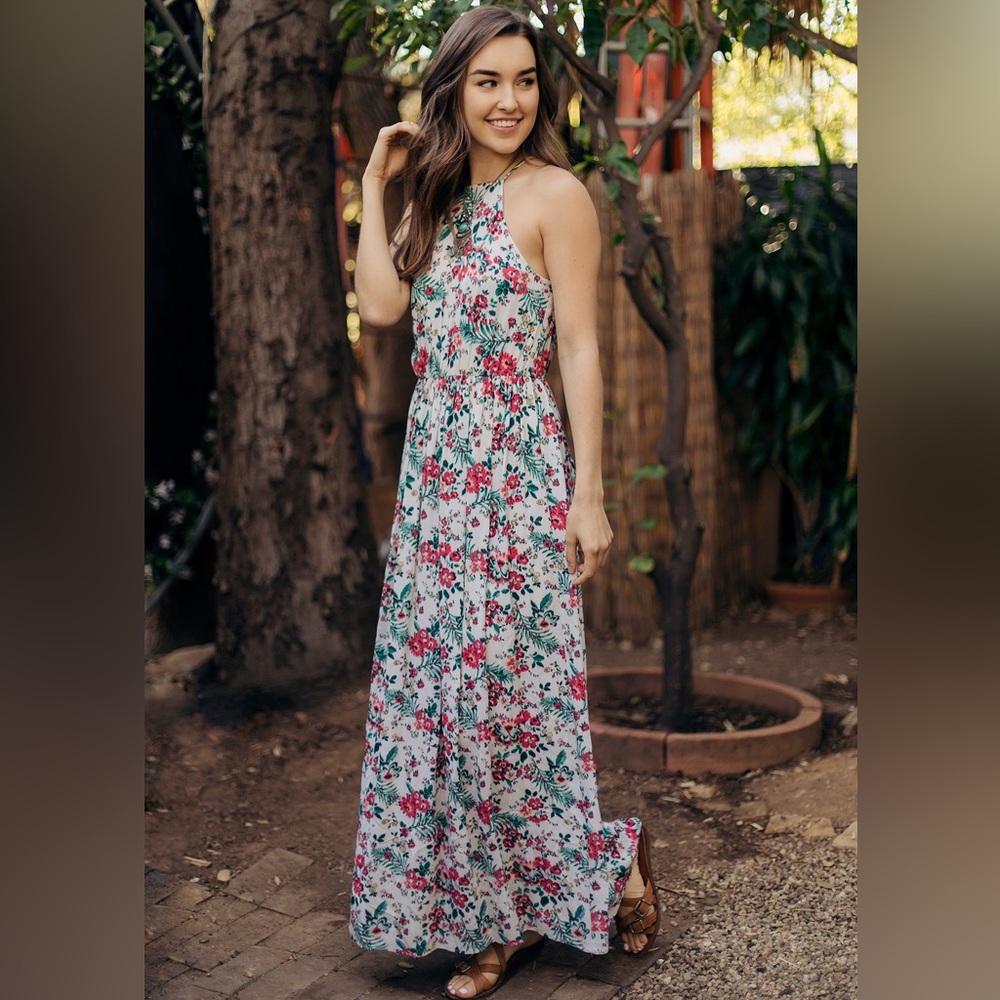 Coco & Jamison Printed Halter Maxi Dress with Open Back - Medium